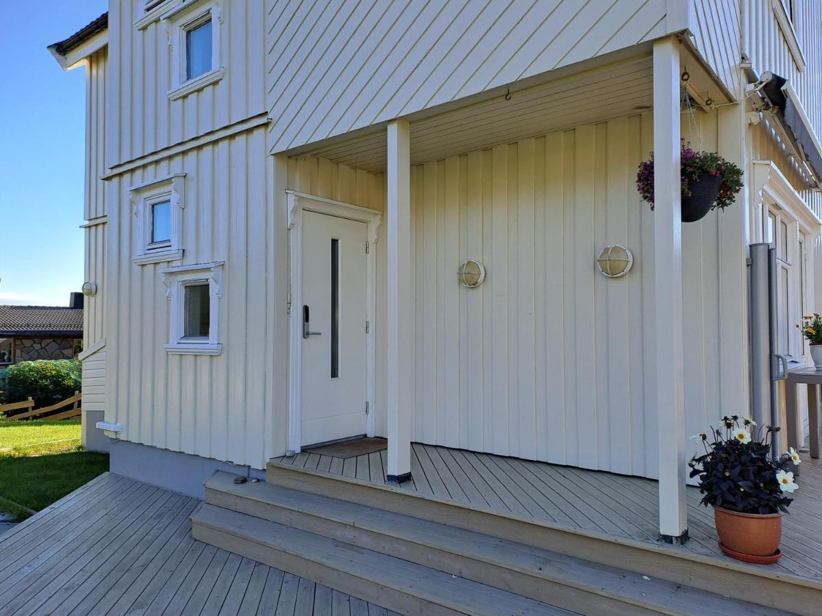 Warm And Cozy Apartment With Panoramic View Above The City Center Tromso Bagian luar foto