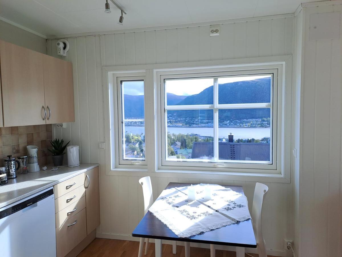Warm And Cozy Apartment With Panoramic View Above The City Center Tromso Bagian luar foto